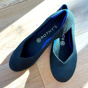 Black round toe “The Flat” Rothy’s - 7.5 EUC